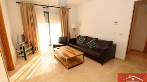 Foto 2 de Piso de alquiler en Coín, Málaga