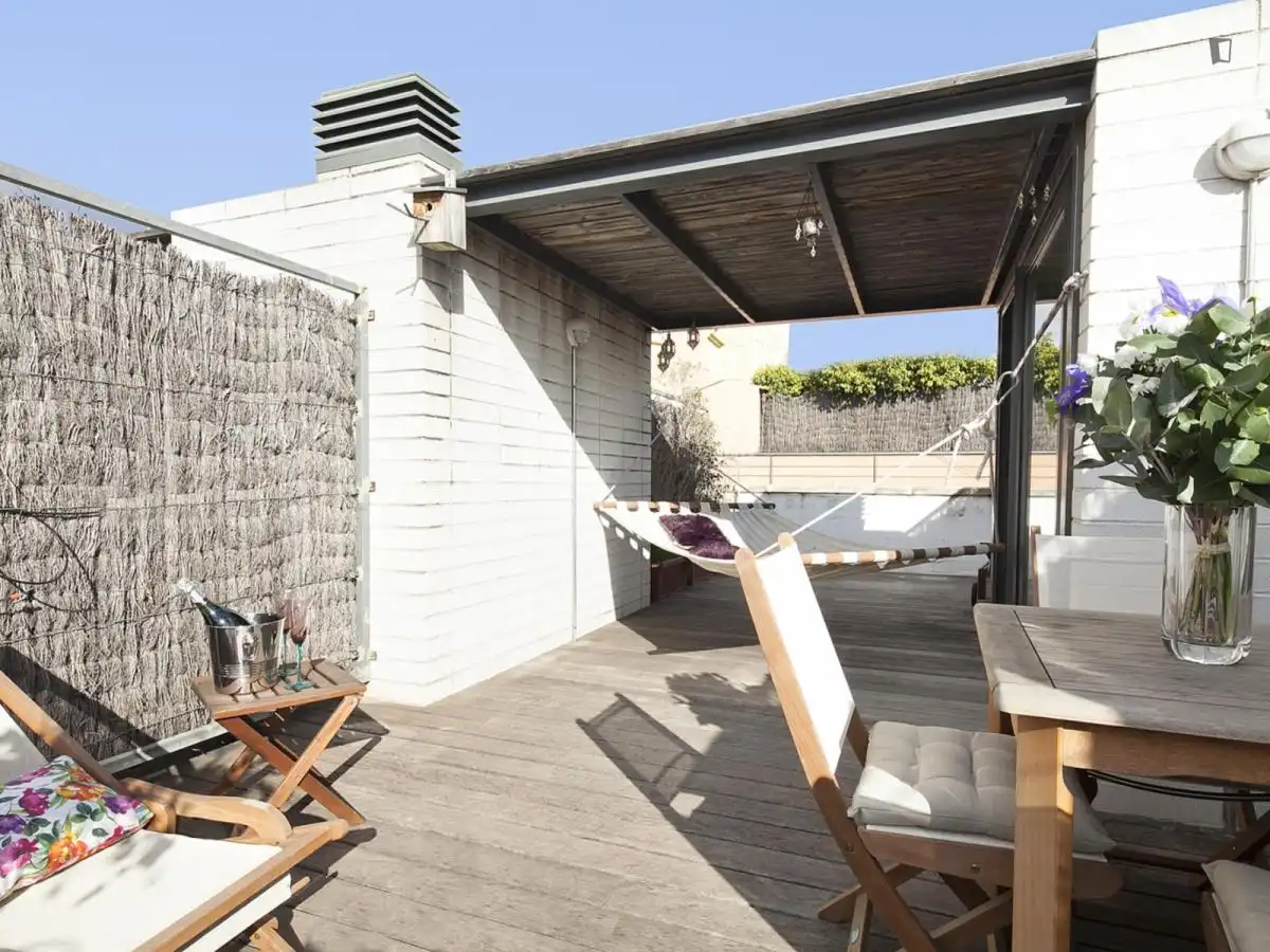 Terraza de Apartamento de alquiler en Barcelona con Aire acondicionado, Calefacción y Amueblado