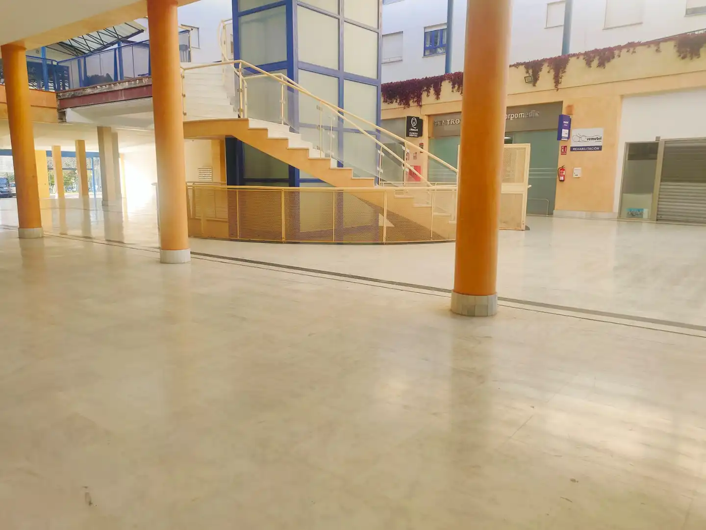 Local en venta en Bormujos