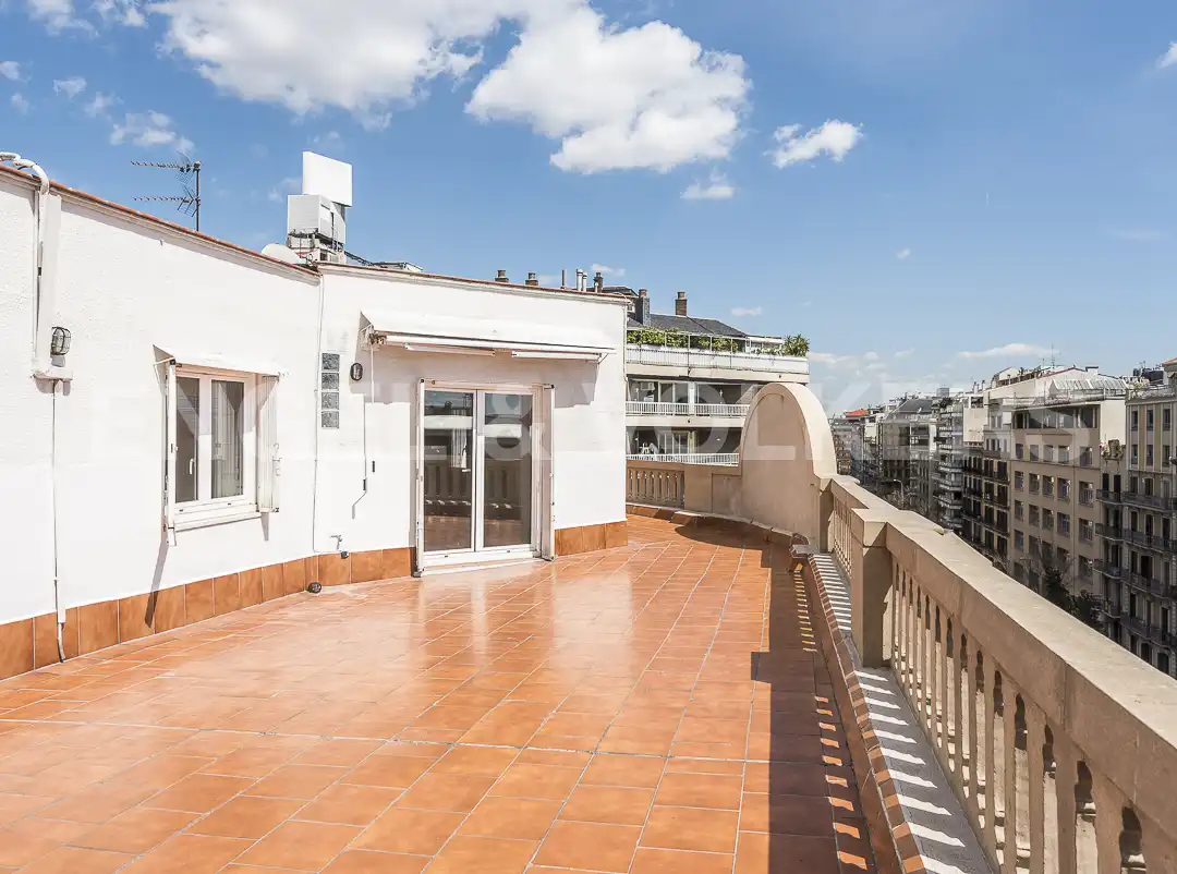 Attic for rent in L'Antiga Esquerra de l'Eixample