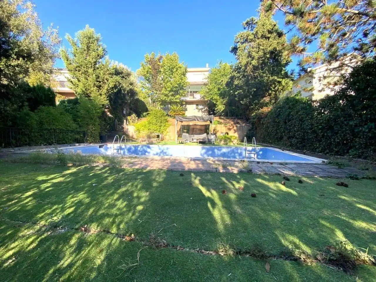Detached house with pool for sale in Avenida Can Marcet
