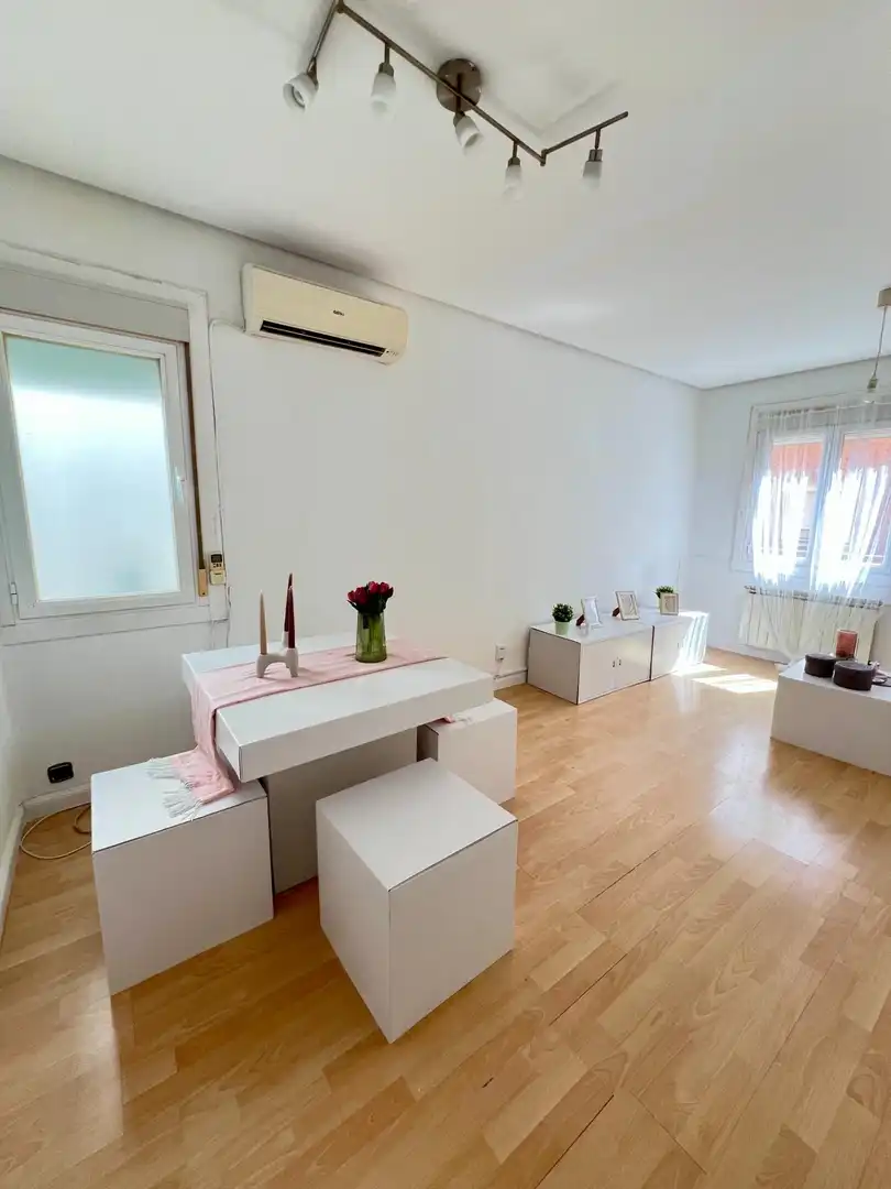 Menjador de Apartament de lloguer en Madrid amb Aire condicionat i Calefacció