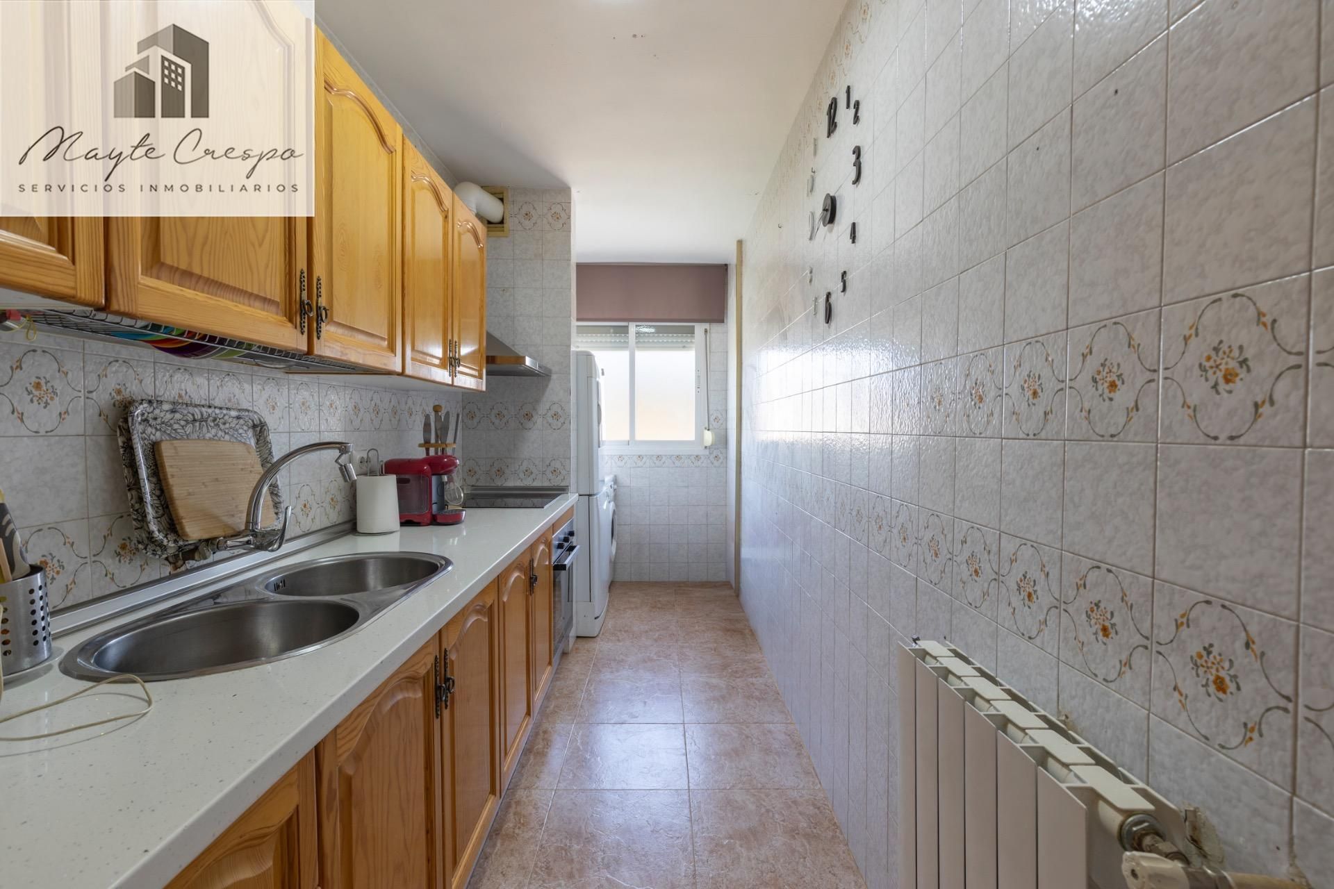 Kitchen of Flat for sale in  Granada Capital  with Heating and Balcony