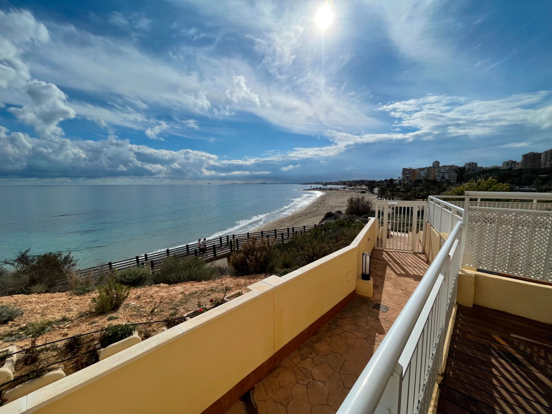 Vista exterior de Casa o xalet de lloguer en Orihuela amb Aire condicionat, Calefacció i Parquet