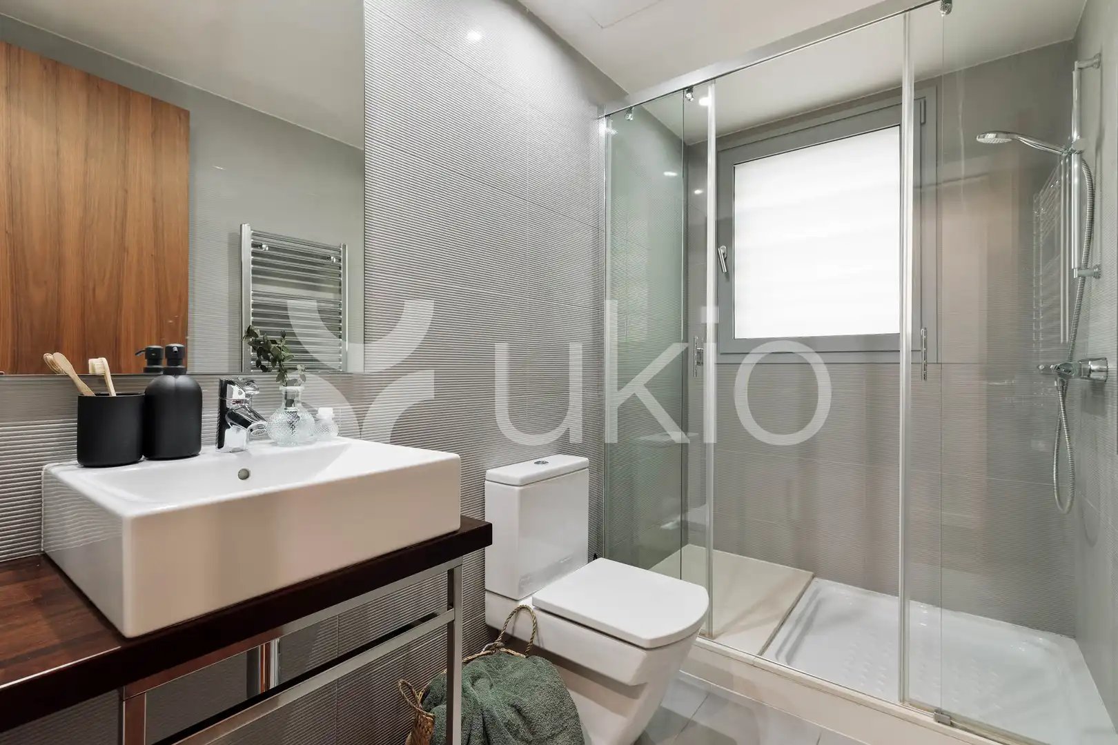 Badezimmer von Wohnungen zur Miete in Barcelona mit Klimaanlage, Heizung und Terrasse