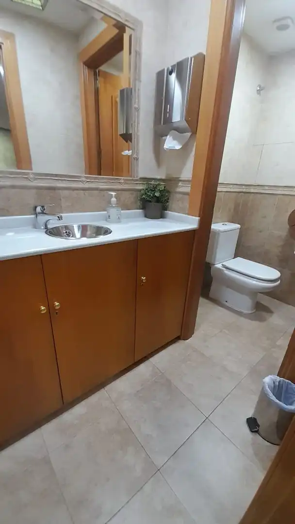 Baño de Nave industrial en traspaso en Valdemoro