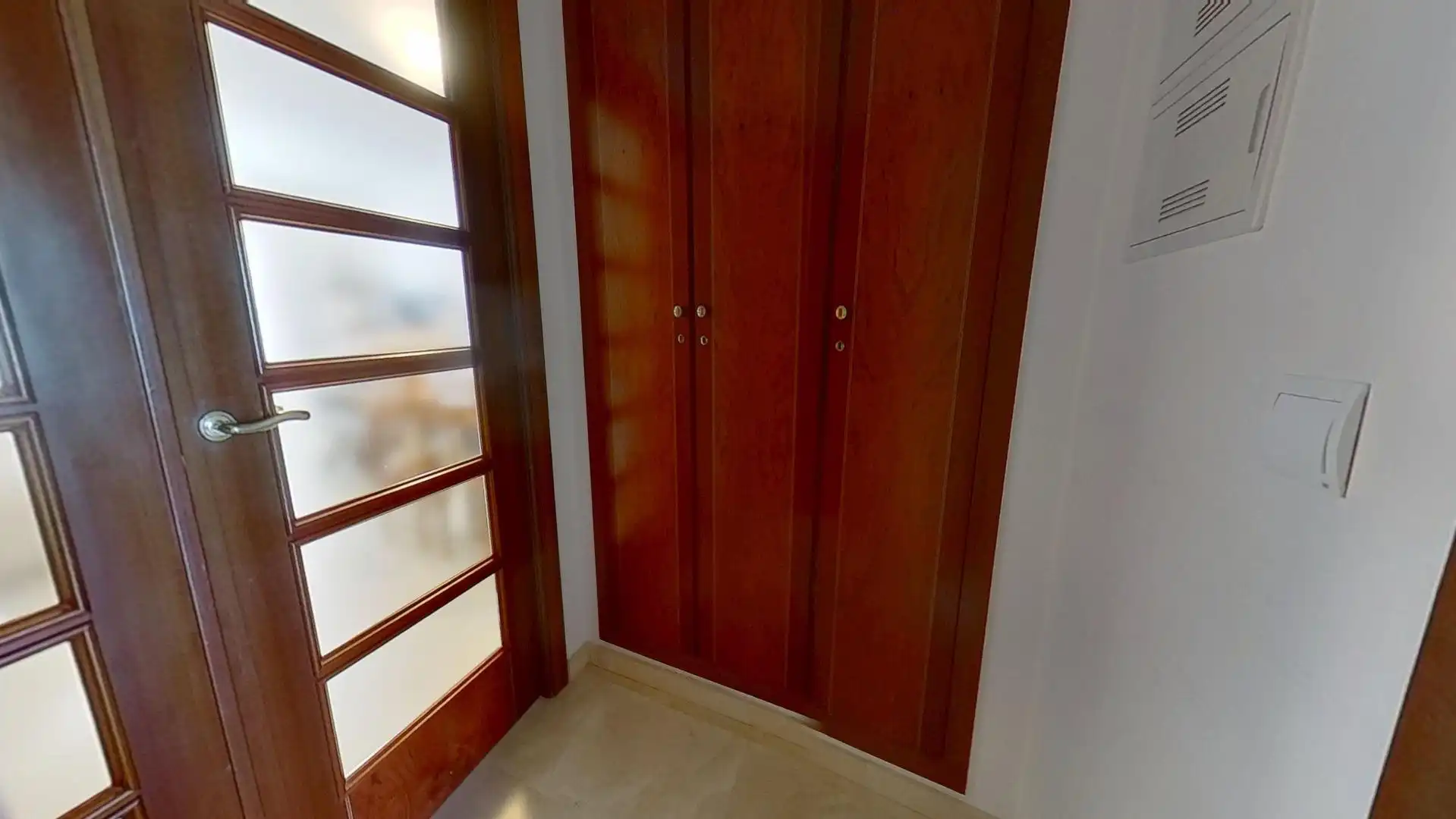 Wohnung zum Verkauf in Valencia mit Klimaanlage, Privatgarten und Terrasse