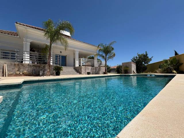 Casa-chalet en Venta en San Enrique - Guadiaro -  Pueblo Nuevo