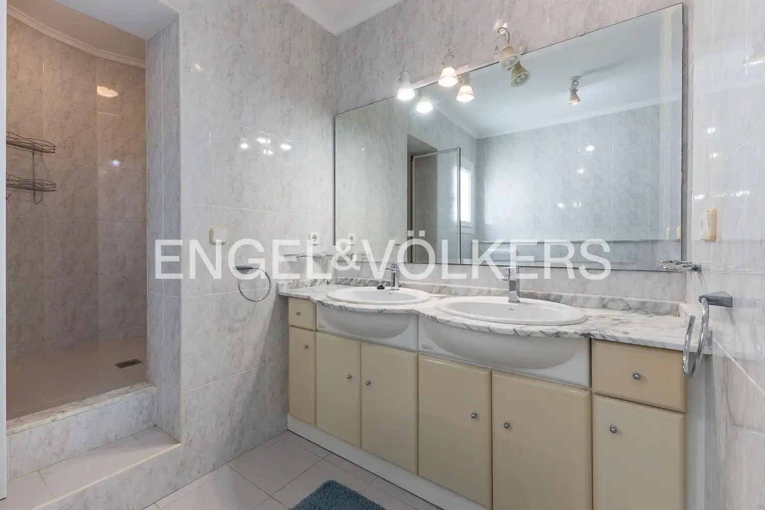 Bathroom of Houses for sale in Dénia  with Air Conditioner, Heating and Private garden