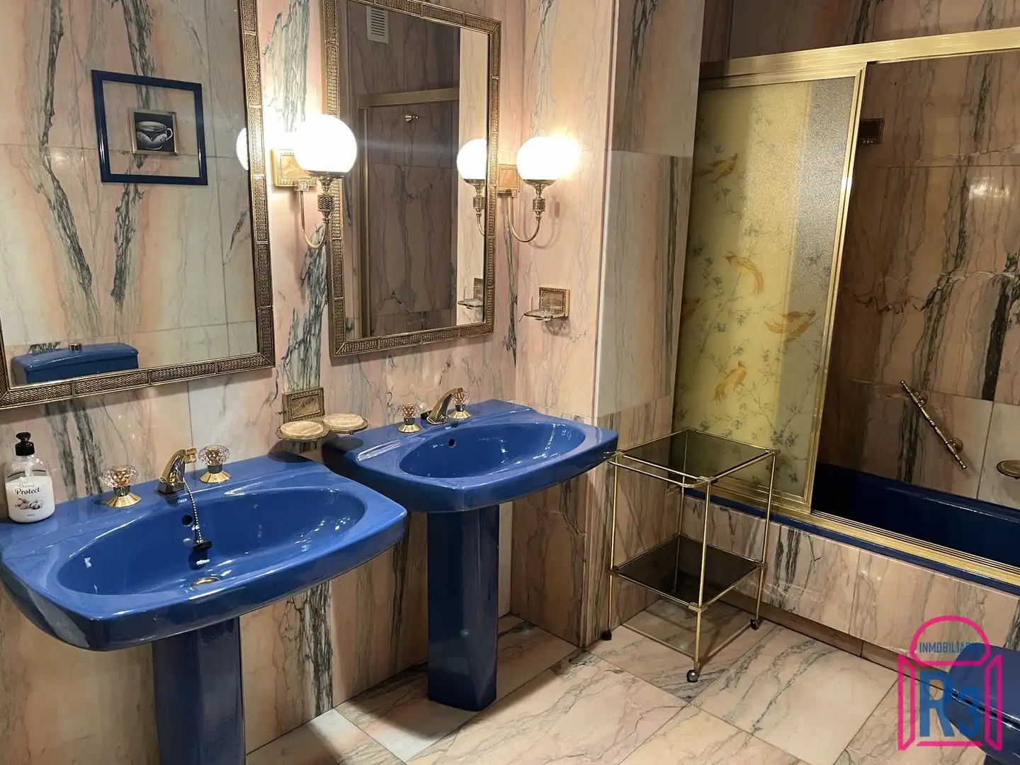 Baño de Piso en venta en León Capital  con Calefacción, Terraza y Trastero