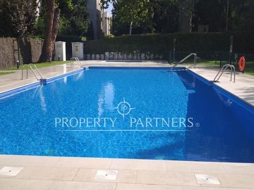 Apartament amb piscina en venda a Calle de Agastia