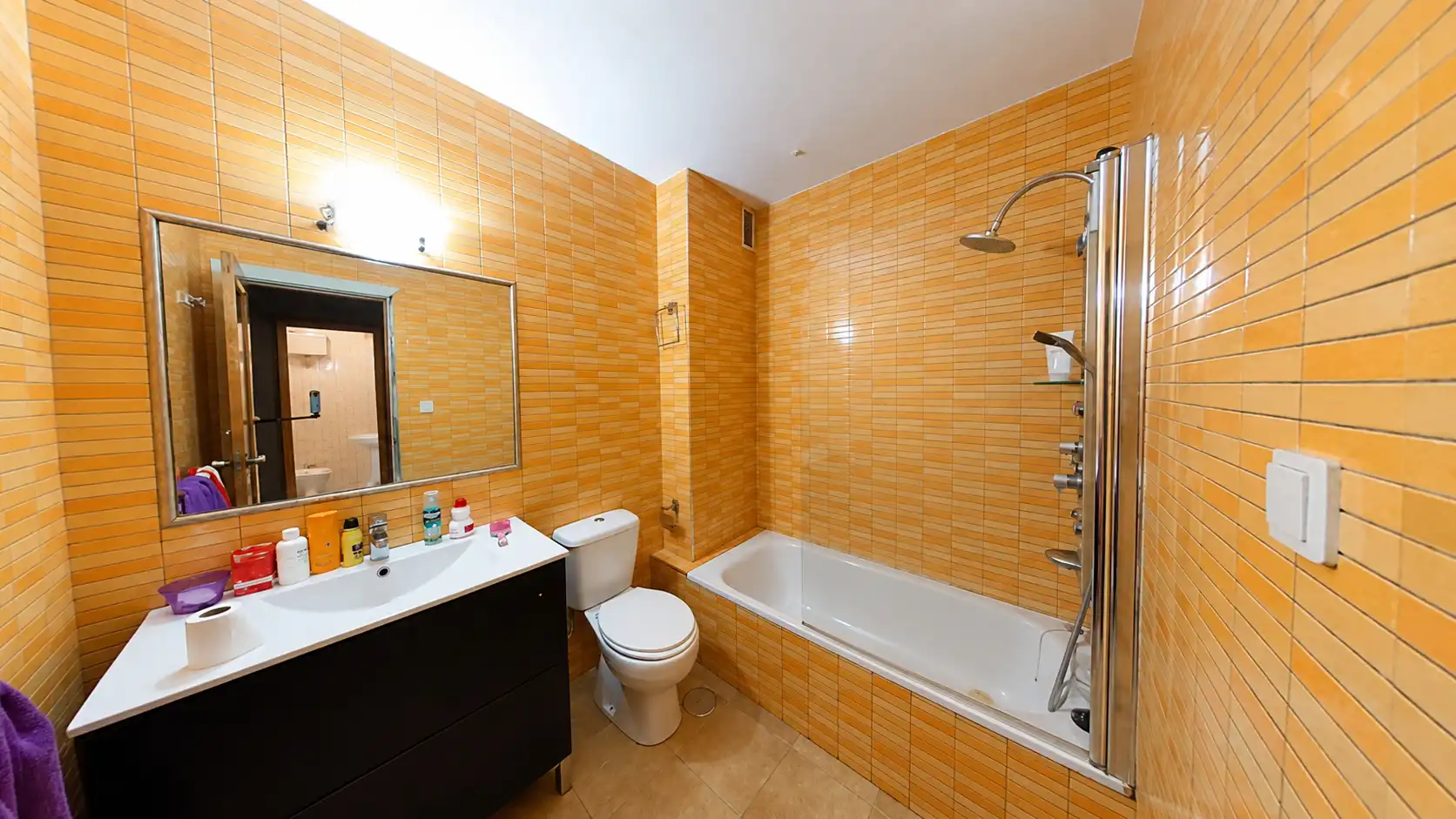 Baño de Piso en venta en Vigo  con Trastero y Amueblado