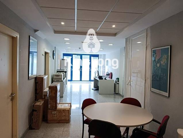 Local comercial en Alquiler en Polígono de las Monjas