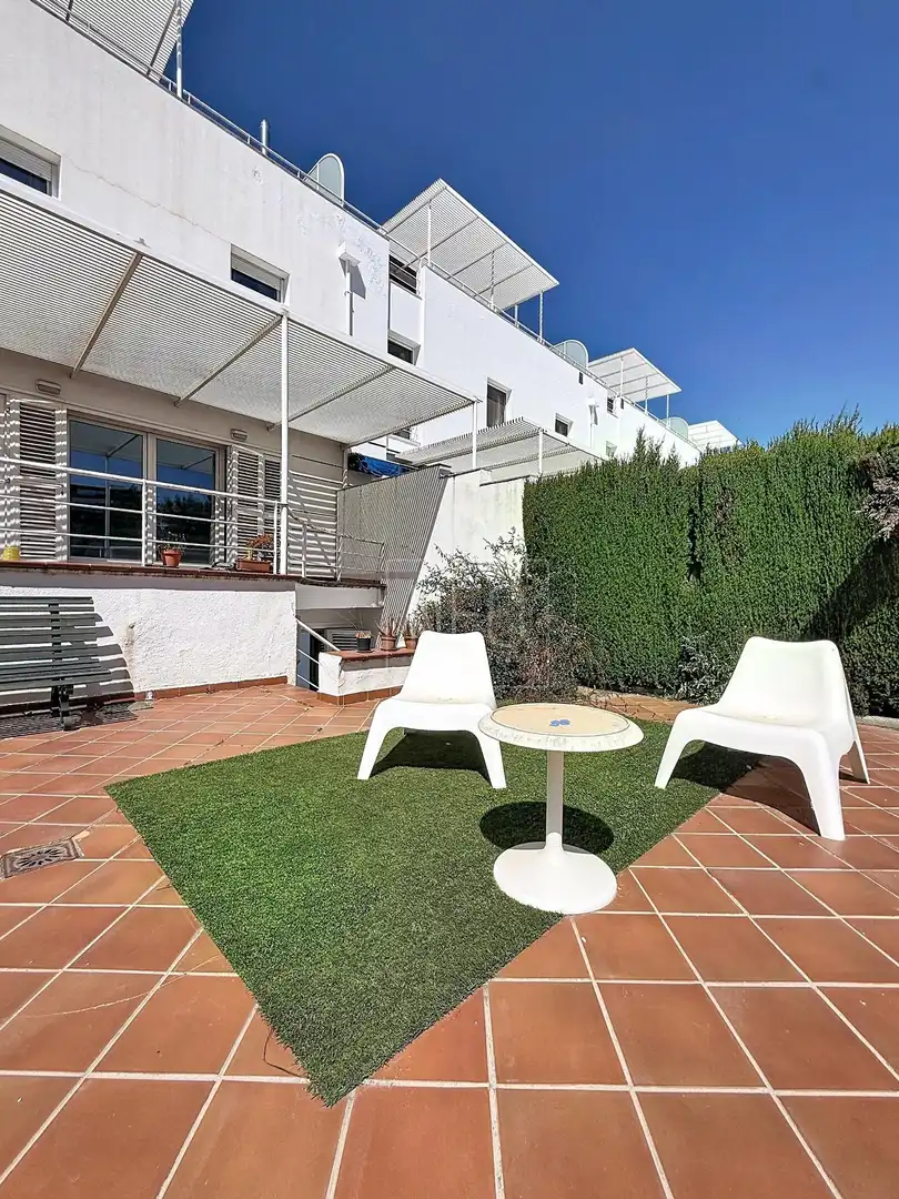 Terrasse von Einfamilien-Reihenhaus zum Verkauf in Granada mit Klimaanlage, Privatgarten und Terrasse