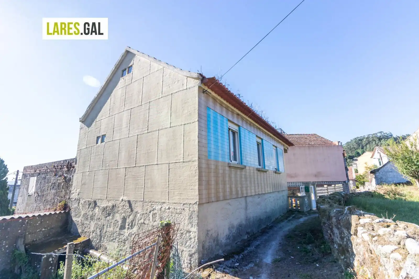 Vista exterior de Casa o xalet en venda en Cangas  amb Terrassa