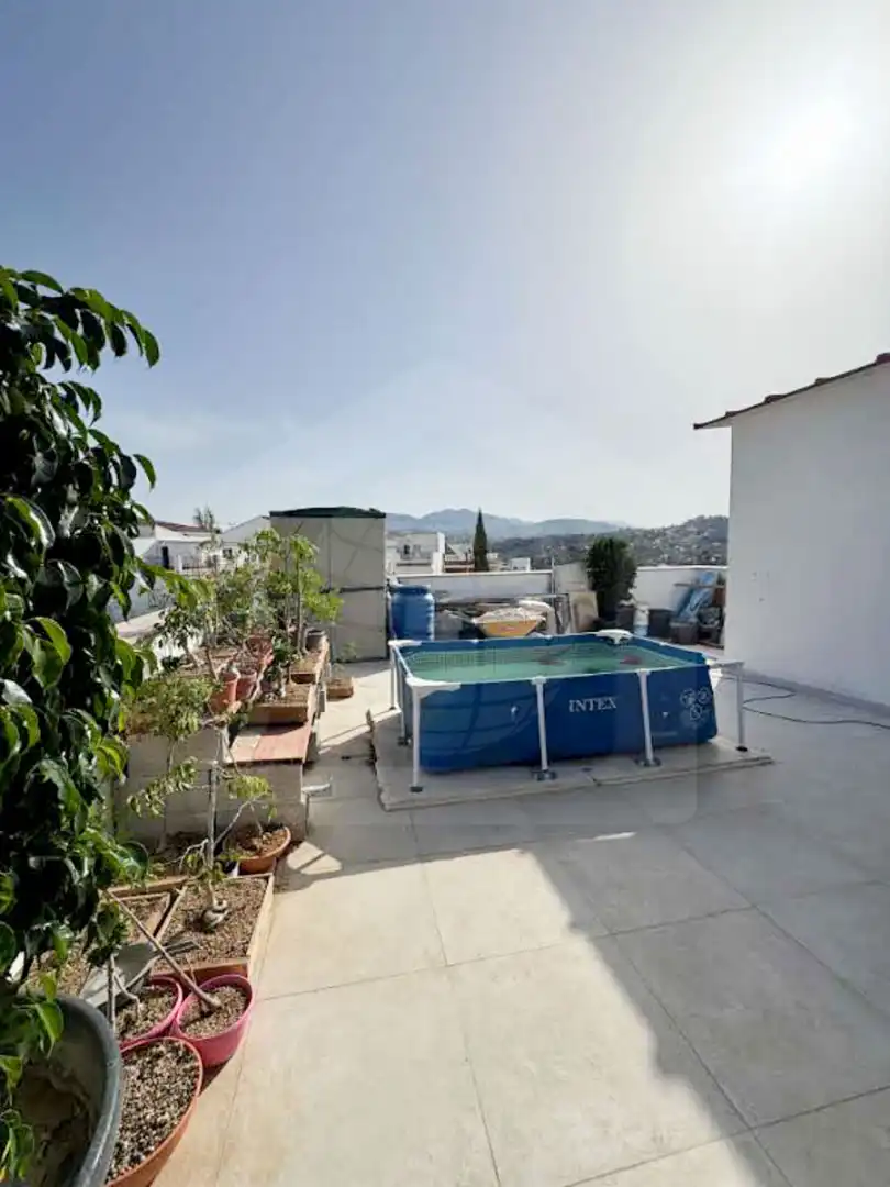 Piscina de Dúplex en venda en Alhaurín El Grande amb Terrassa