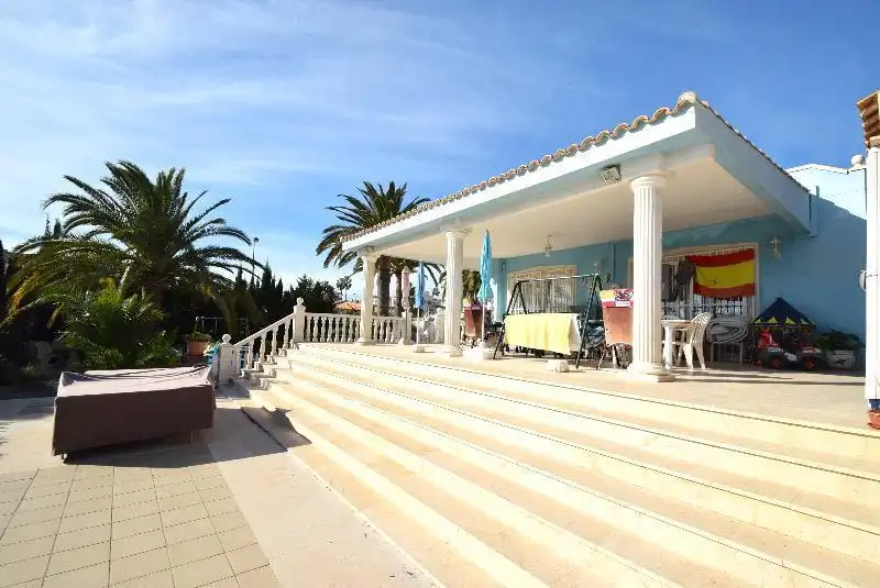 Vista exterior de Casa o chalet en venta en La Nucia con Aire acondicionado, Calefacción y Trastero
