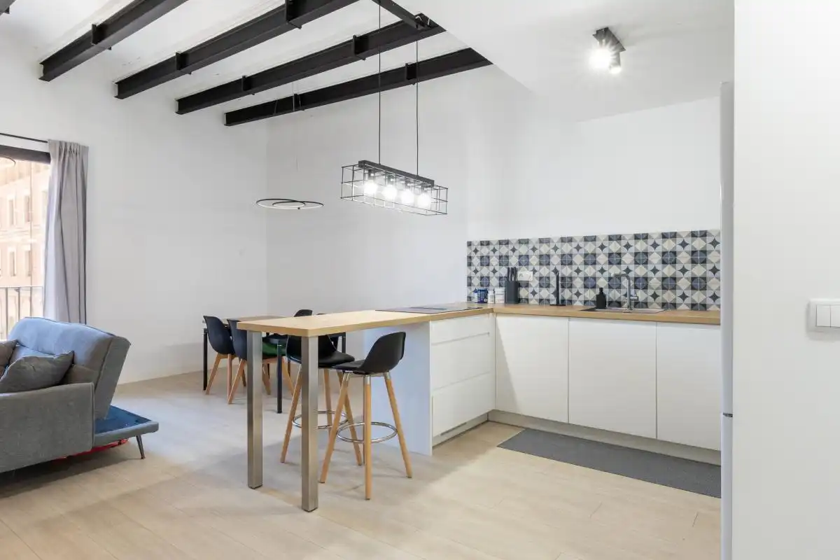 Piso en venta en C/ de Villena, El Pilar