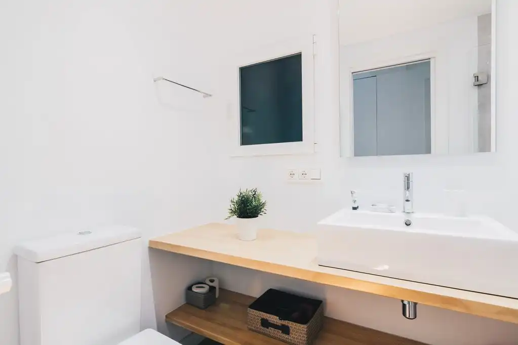 Flat with lift to rent in Carrer Vallcalent 9, imagen 2