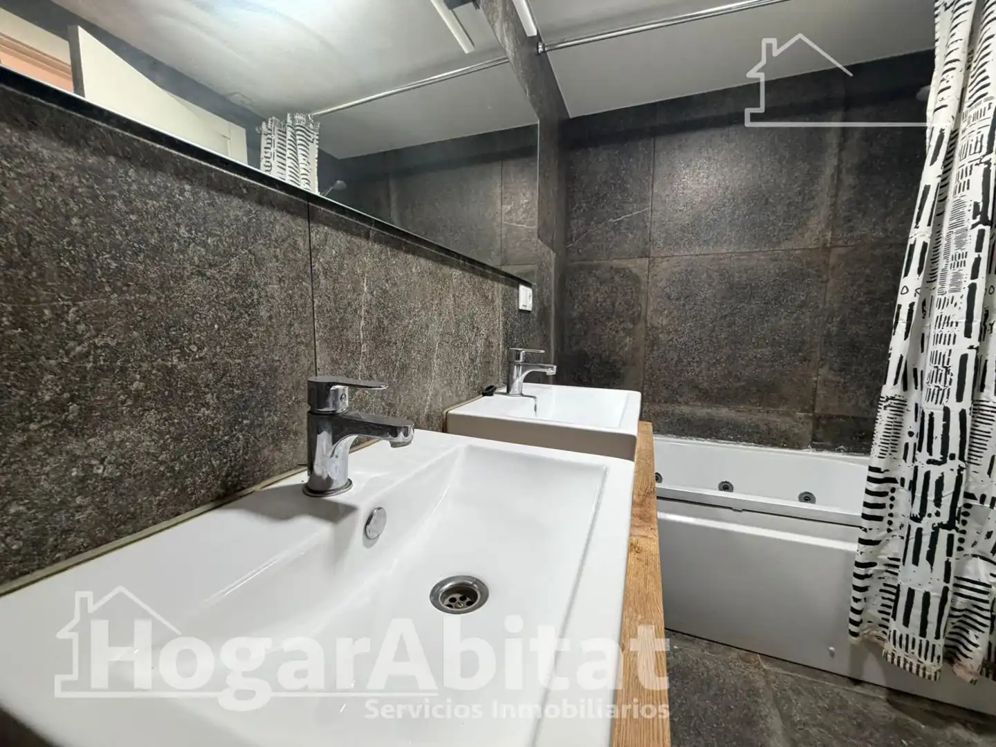 Baño de Piso en venta en Llíria con Aire acondicionado y Balcón