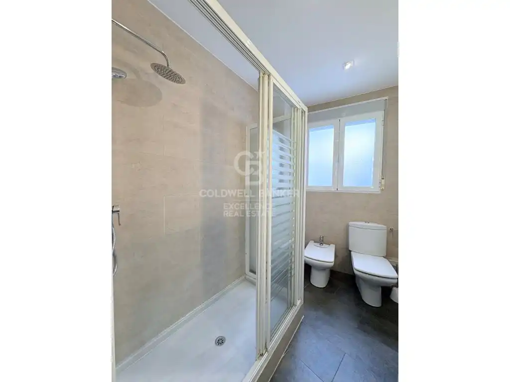 Baño de Piso de alquiler en Valencia con Aire acondicionado, Amueblado y Horno