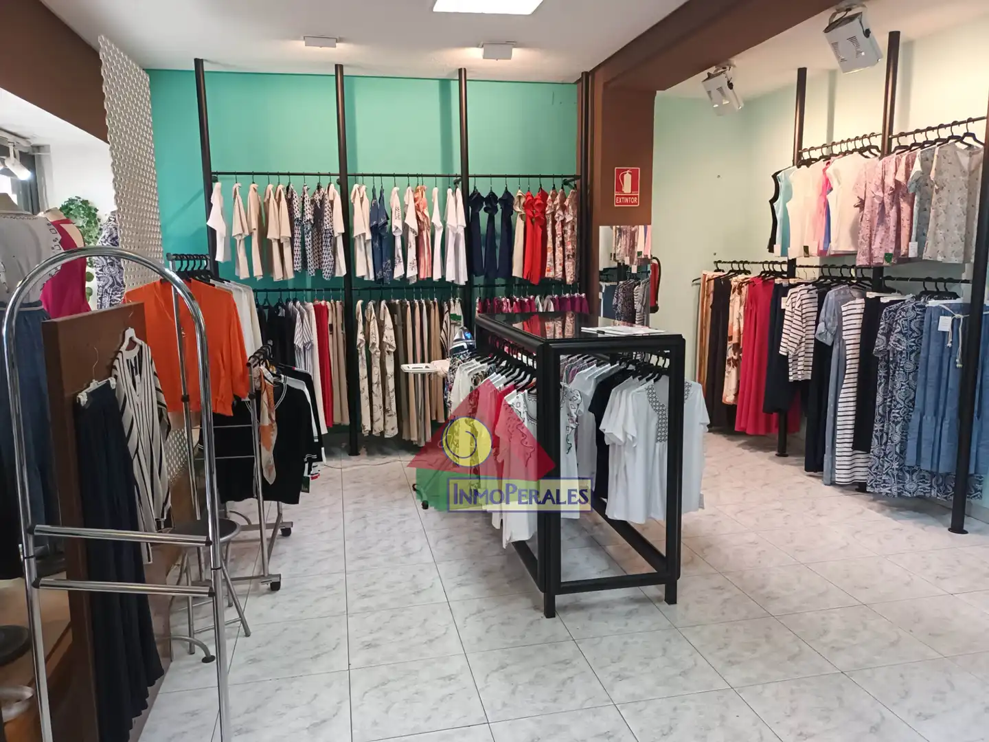 Local en traspaso en Madrid con Aire acondicionado, Amueblado y Alarma