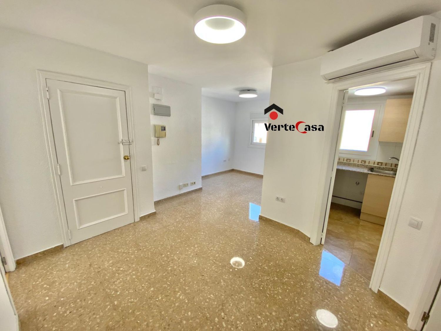 Vista exterior de Piso de alquiler en  Valencia Capital con Aire acondicionado y Calefacción
