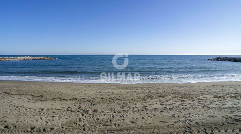Exclusivo Apartamento en Venta  Puerto BanúsEn una de las zonas más codiciadas de Marbella, este luminoso apartamento de 141 m con