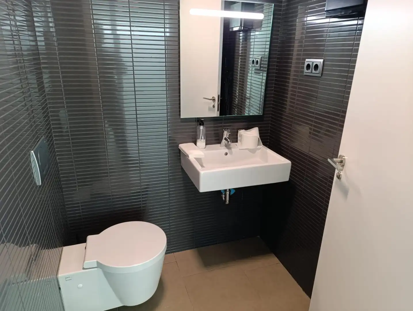 Baño de Oficina de alquiler en Murcia con Aire acondicionado