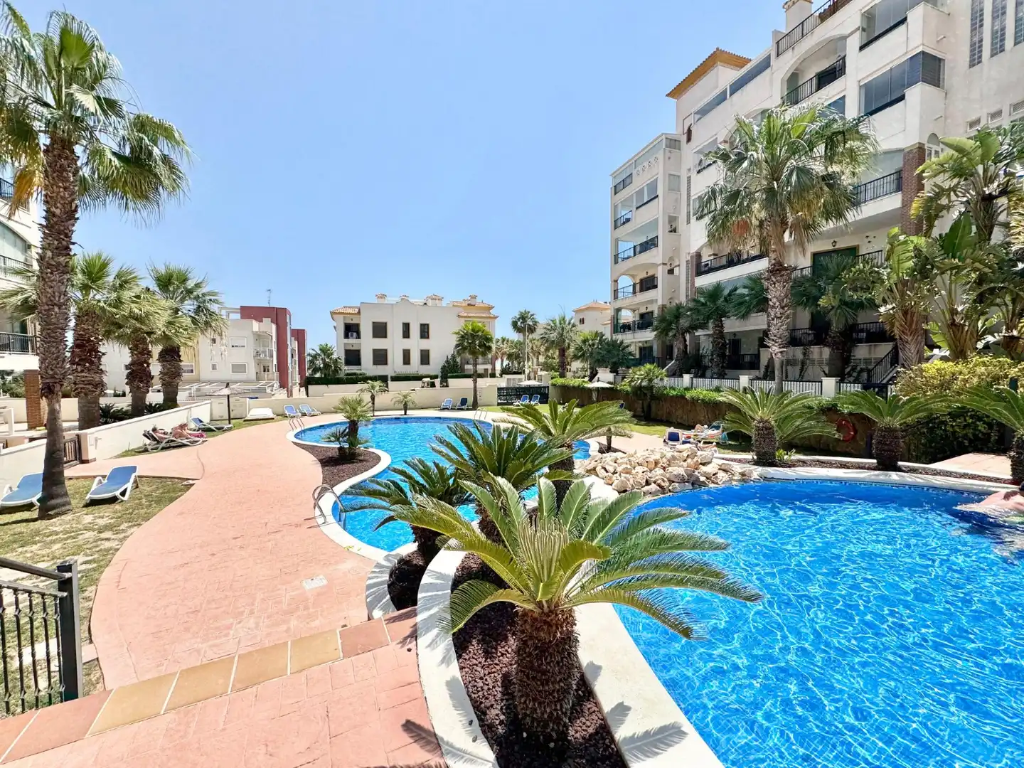 Piscina de Apartament en venda en Guardamar del Segura amb Aire condicionat, Calefacció i Terrassa