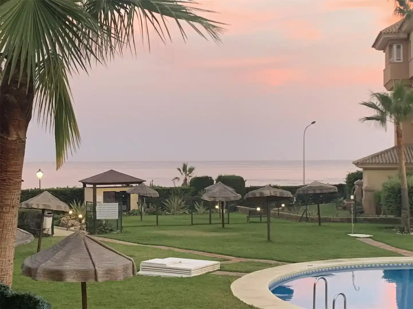 Garten von Erdgeschoss zur Miete in Torrox mit Privatgarten, Schwimmbad und Möbliert