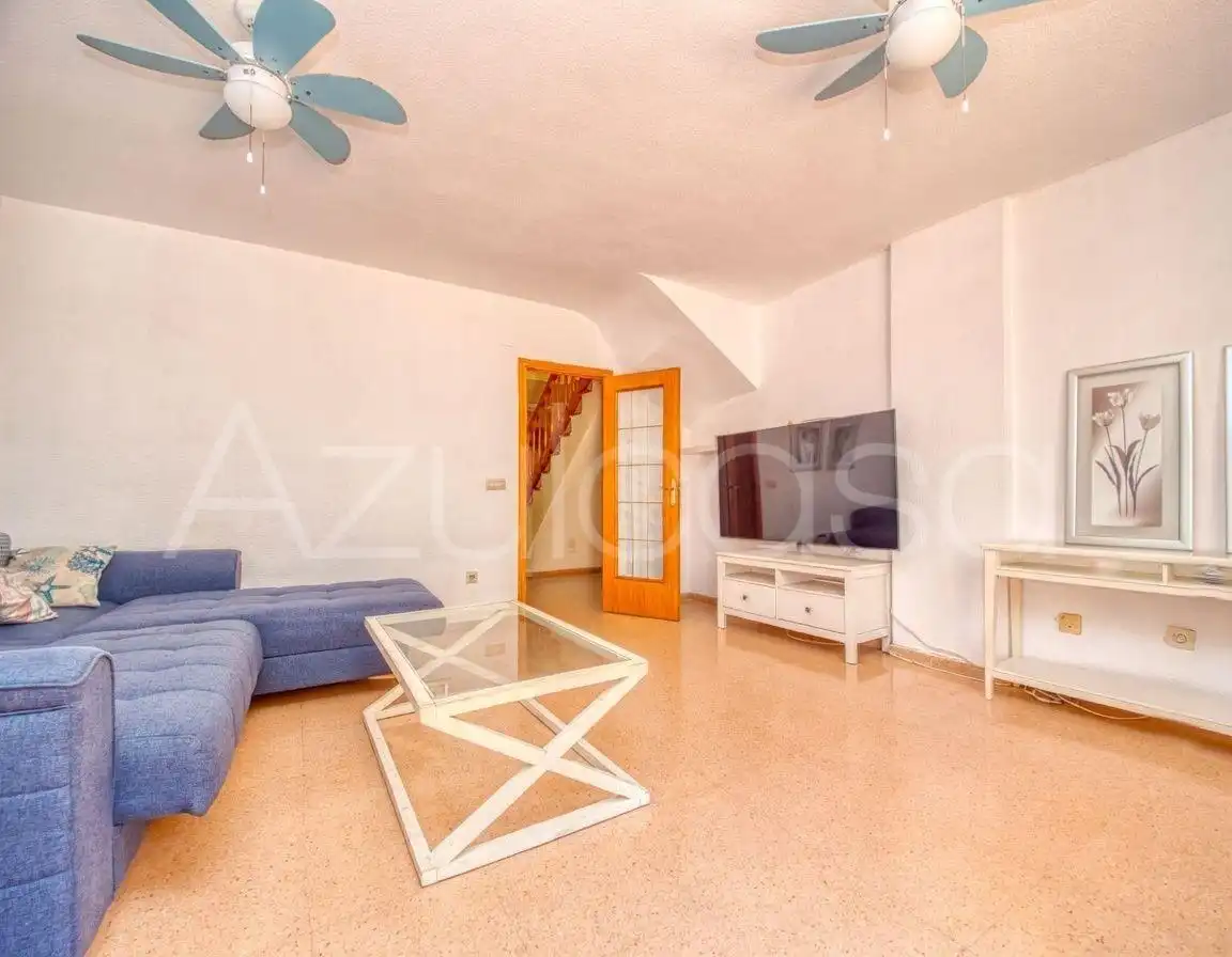 Wohnzimmer von Maisonette zum Verkauf in El Campello mit Klimaanlage, Abstellraum und Gemeinschaftspool