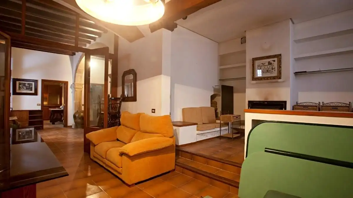 Wohnzimmer von Einfamilien-Reihenhaus zum Verkauf in Pollença mit Heizung, Terrasse und Abstellraum