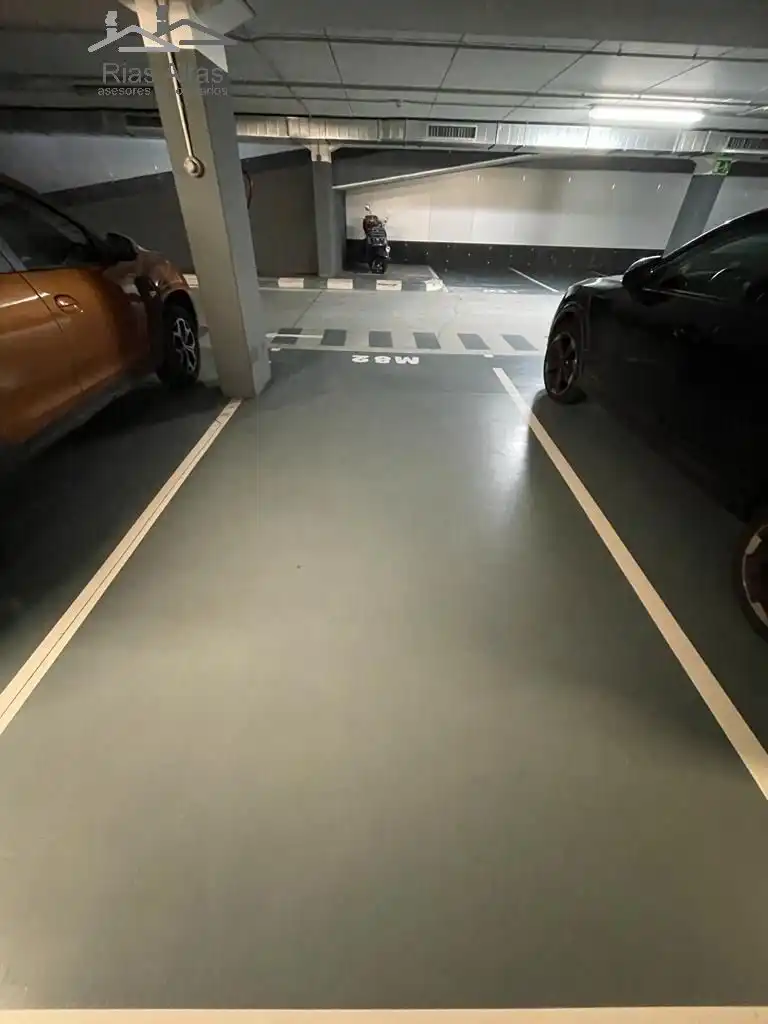 Parking de Piso en venta en A Coruña Capital  con Calefacción