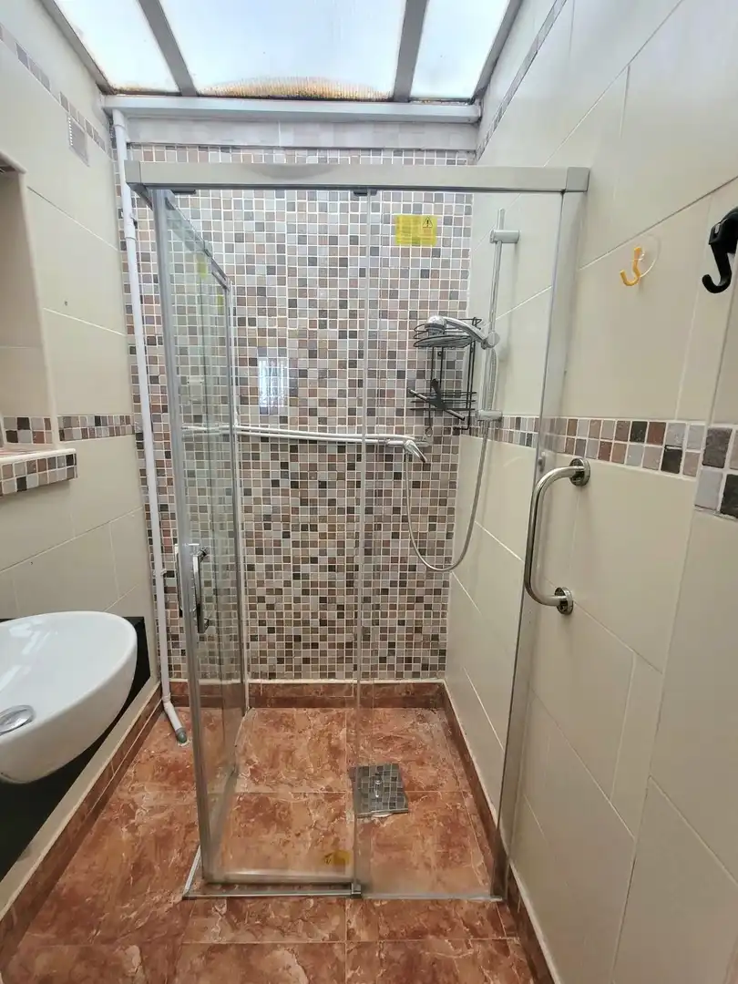 Baño de Casa adosada en venta en Torrevieja con Aire acondicionado, Terraza y Trastero