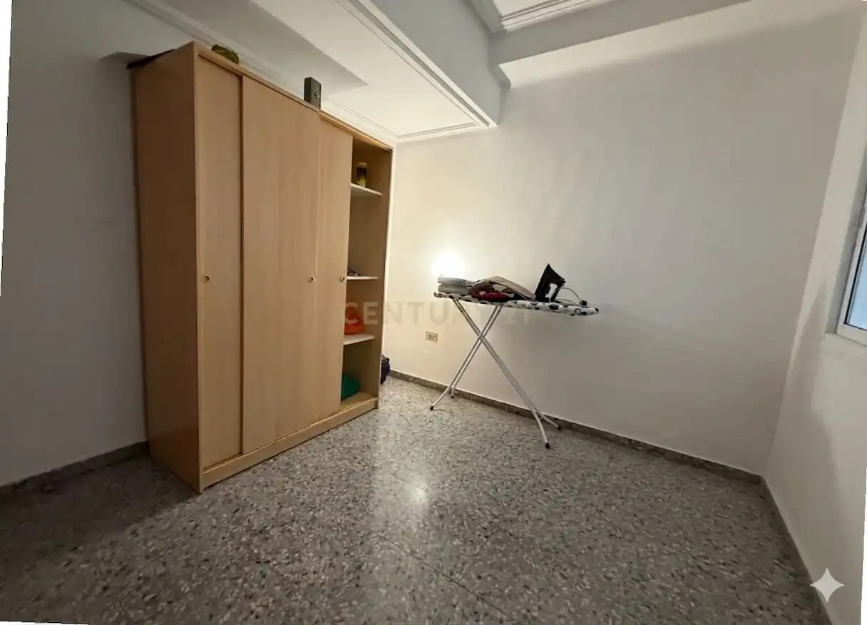 Flat for sale in Cáceres  with Air Conditioner and Washing machine