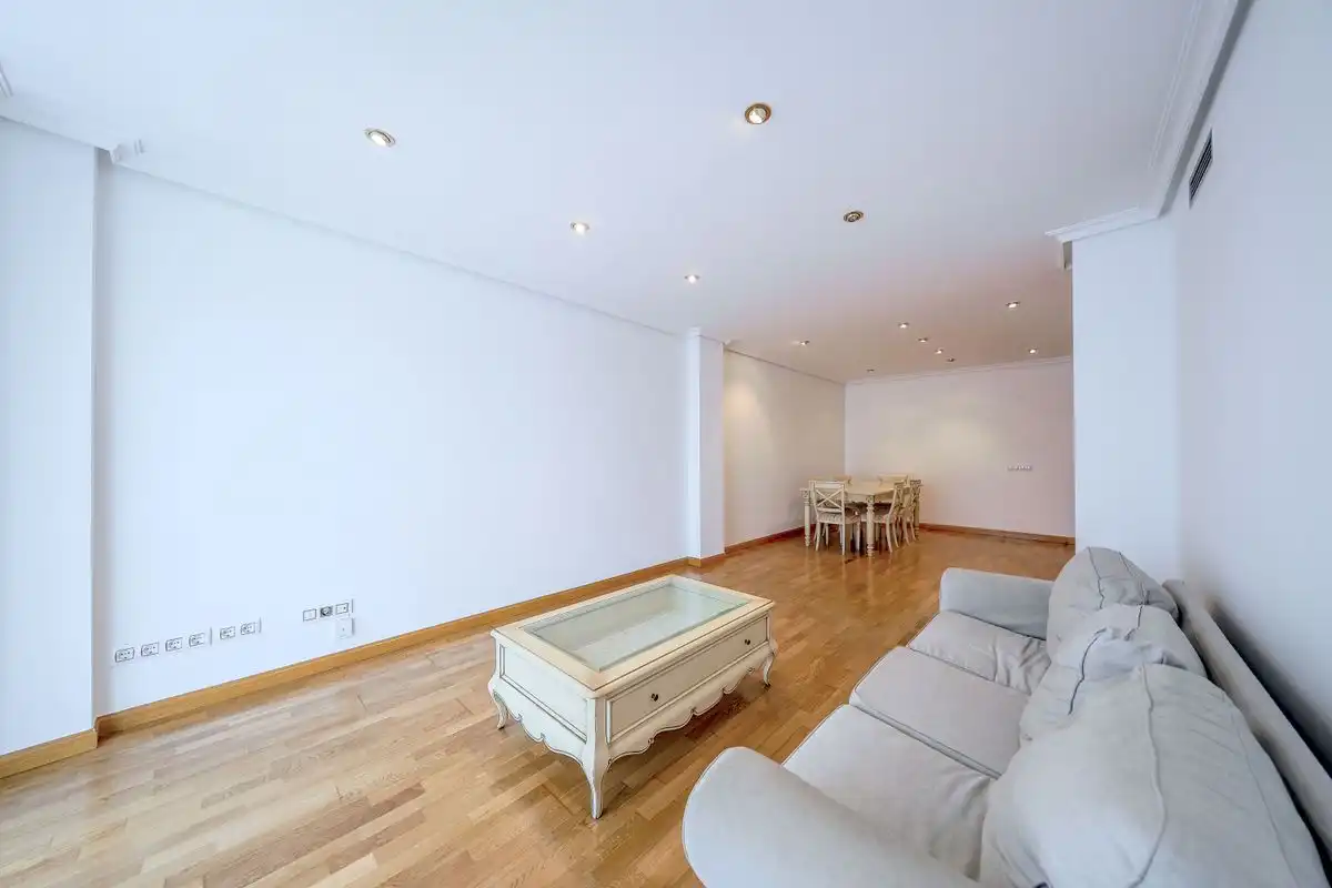 Flat with pool for sale in C. de Américo Castro, imagen 9