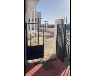 Vista exterior de Casa o xalet en venda en Moclinejo amb Terrassa