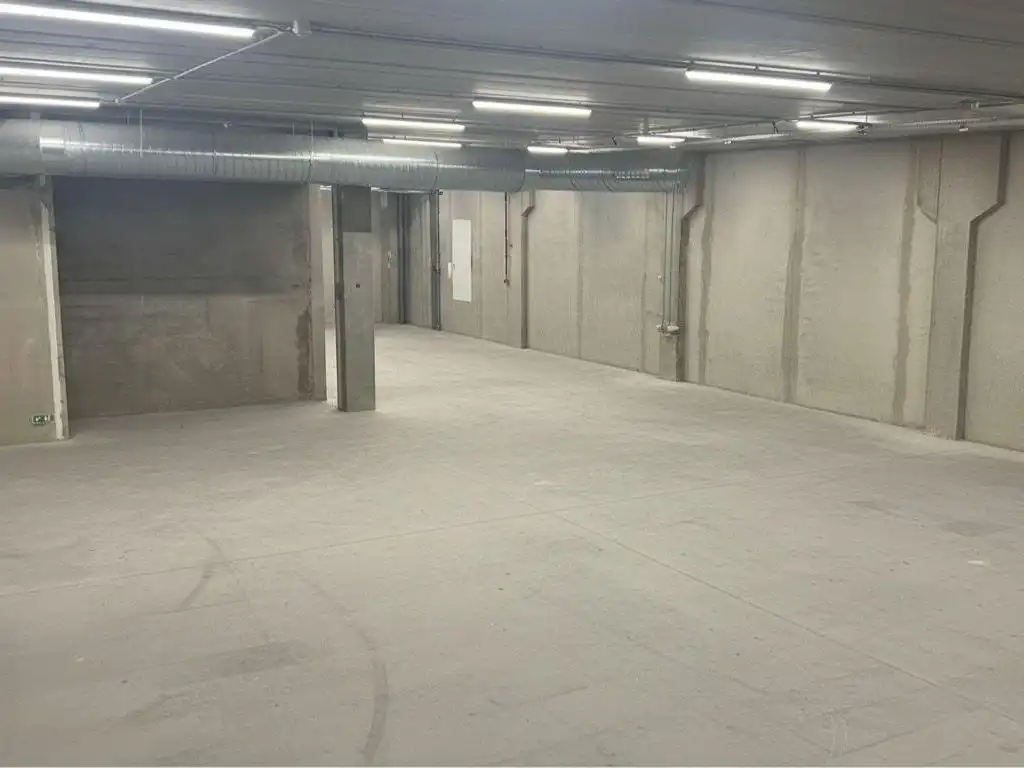 Commercial properties for rent in Alcalá de Henares  with Air Conditioner, Heating and Alarm