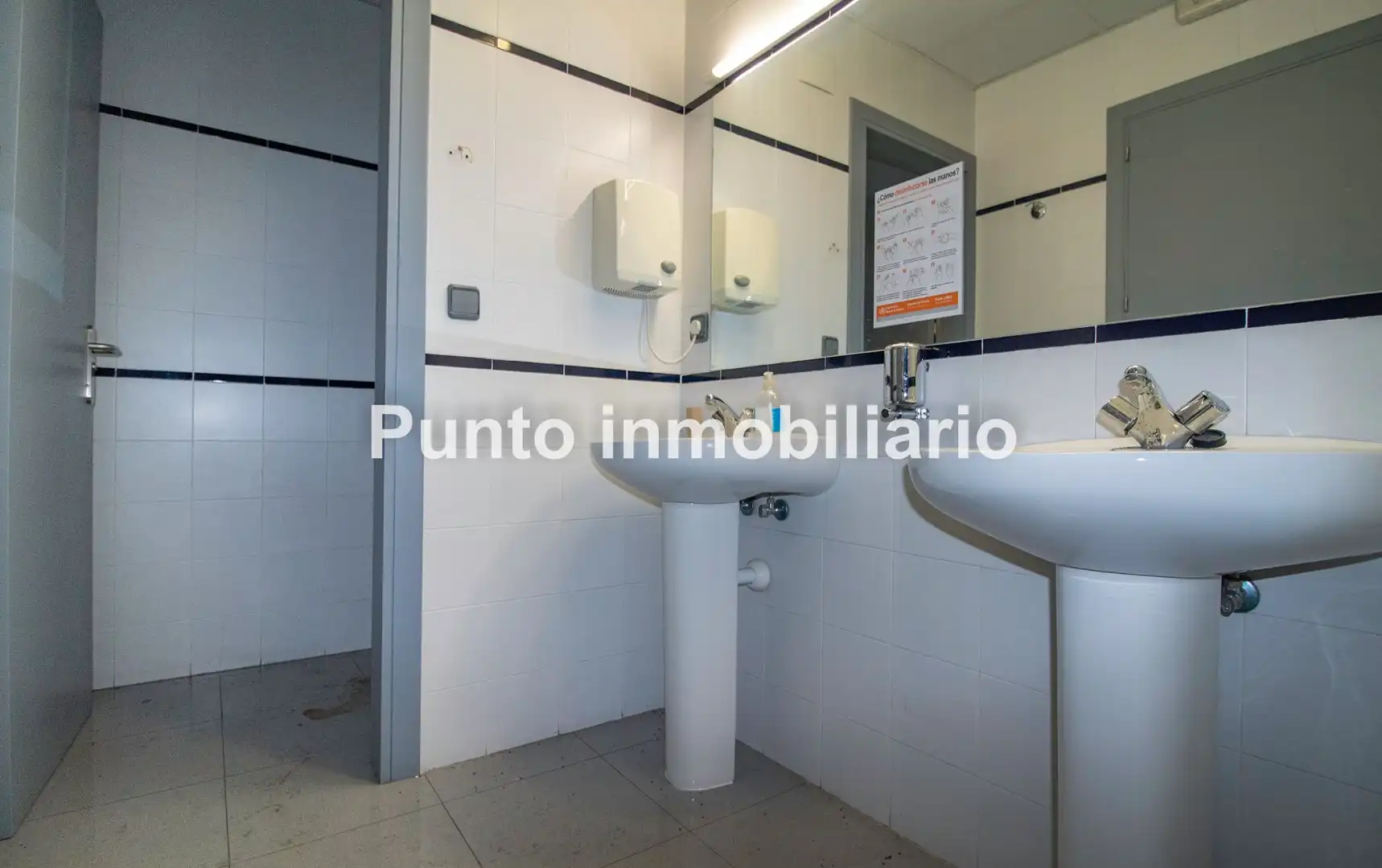 Badezimmer von Geschaftsraum zum Verkauf in Valladolid mit Klimaanlage und Heizung