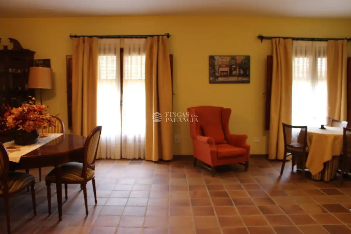 Sala d'estar de Casa o xalet en venda en Segorbe amb Calefacció, Jardí privat i Terrassa