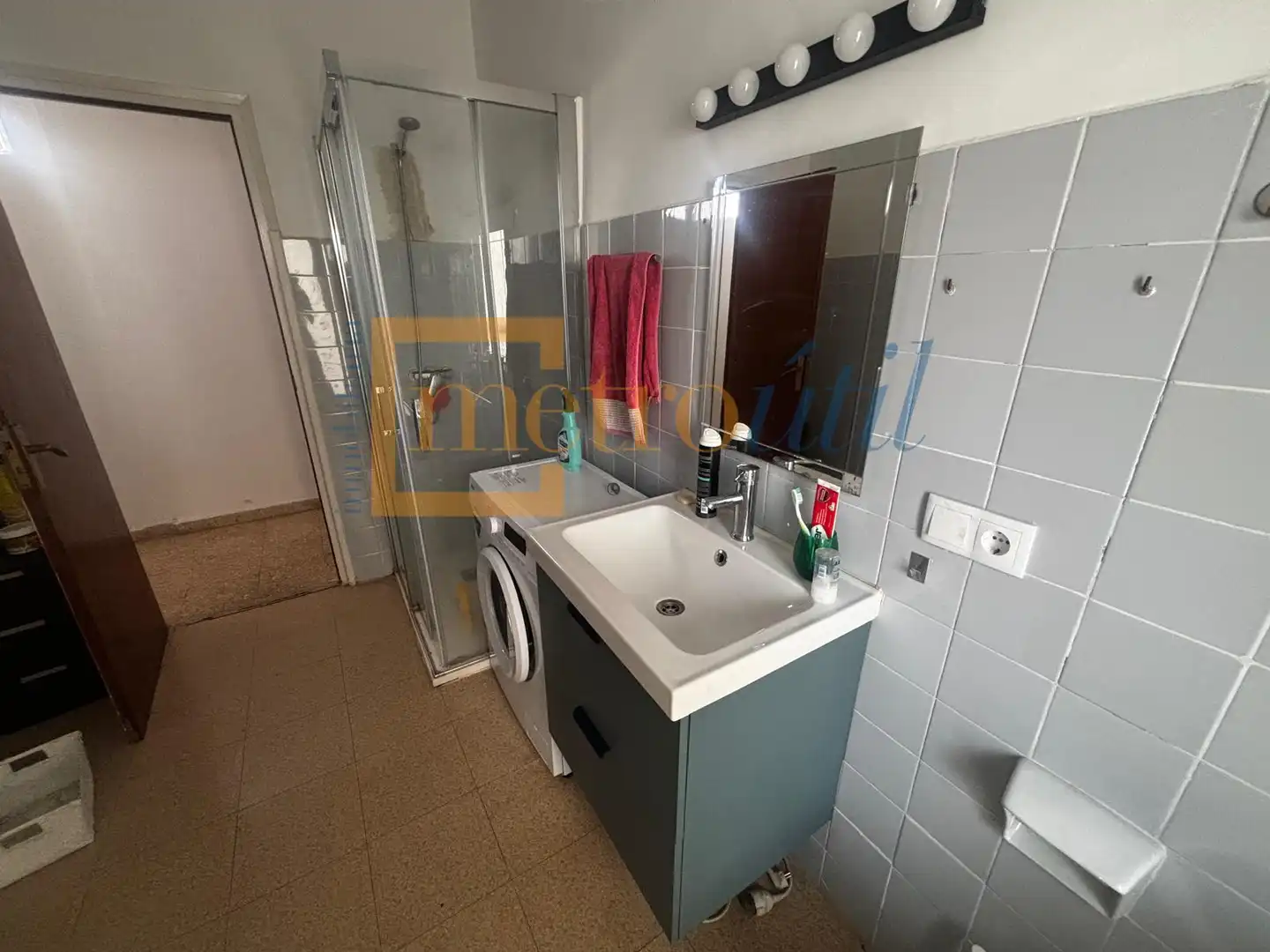 Bathroom of Attic for rent in Salamanca  with Heating, Terrace and Furnished
