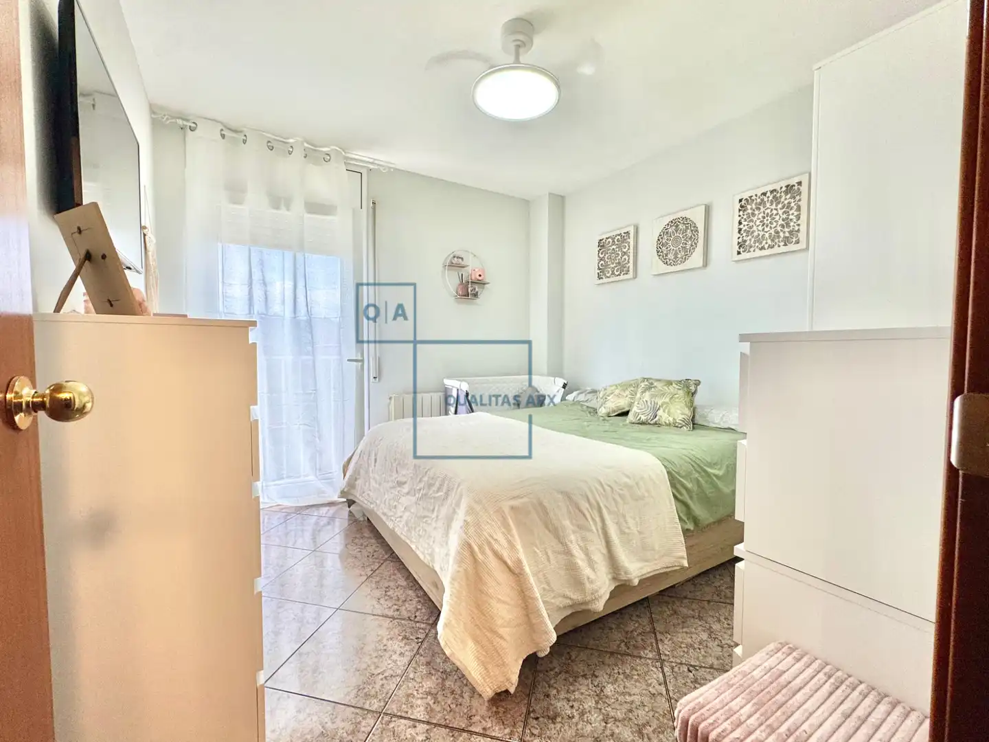 Habitación de Piso en venta en Terrassa con Aire acondicionado, Calefacción y Amueblado