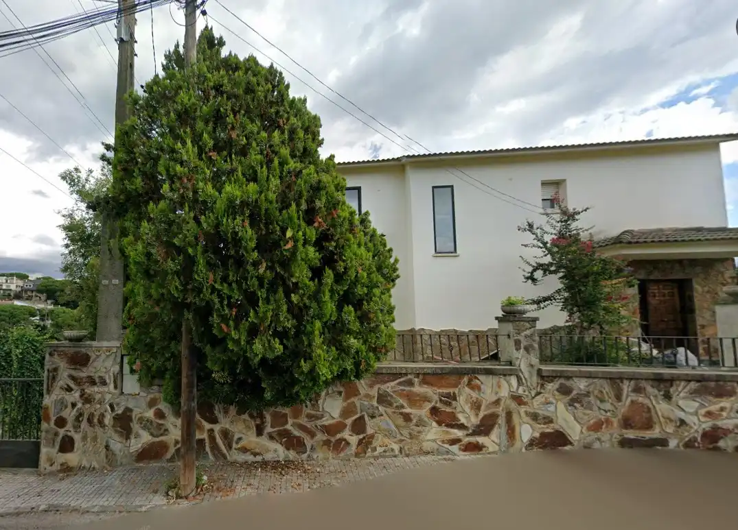 Casa en venda a Carrer Dàlia 14