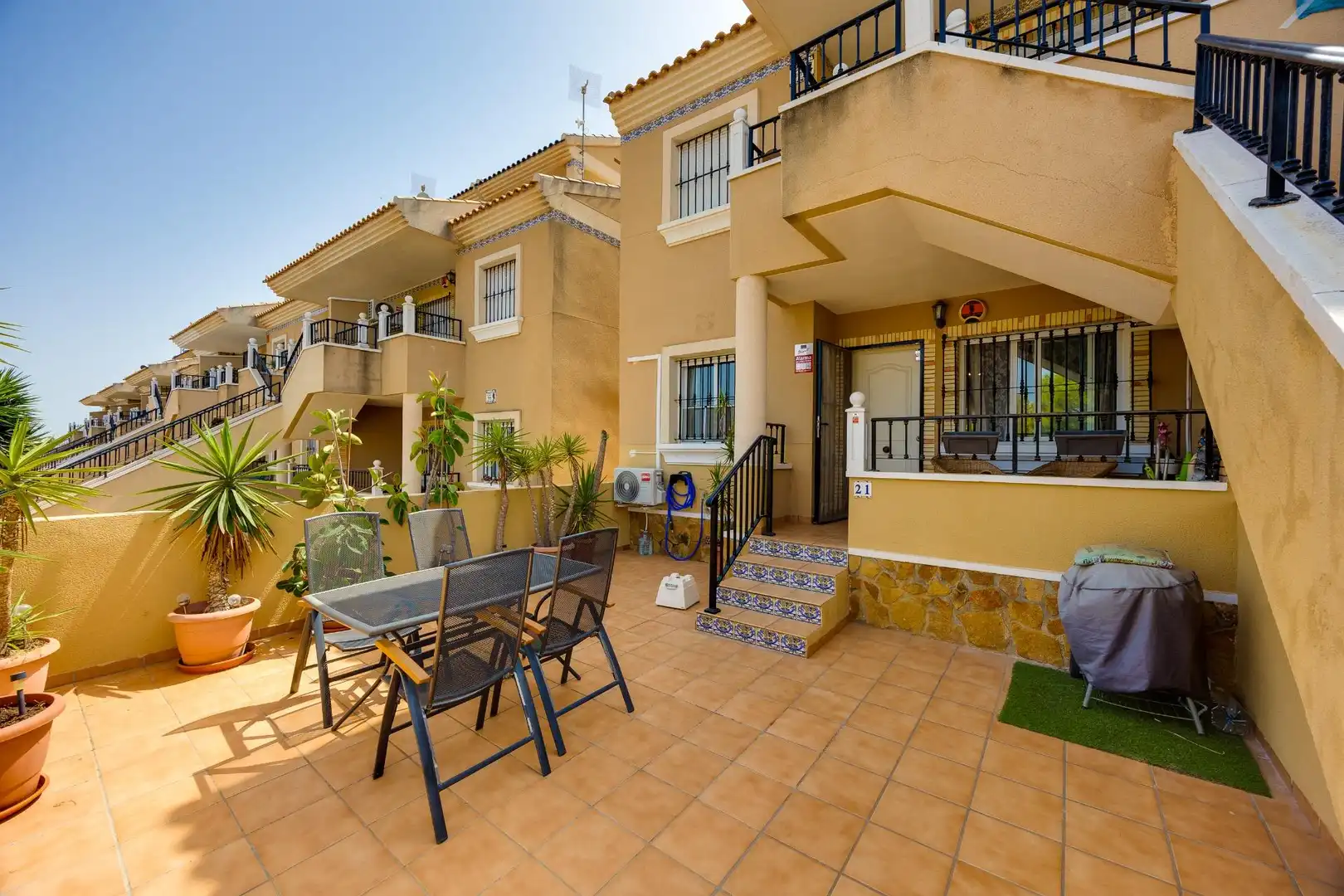 Bungalow with pool for sale in Calle GUADIANA 3, imagen 2
