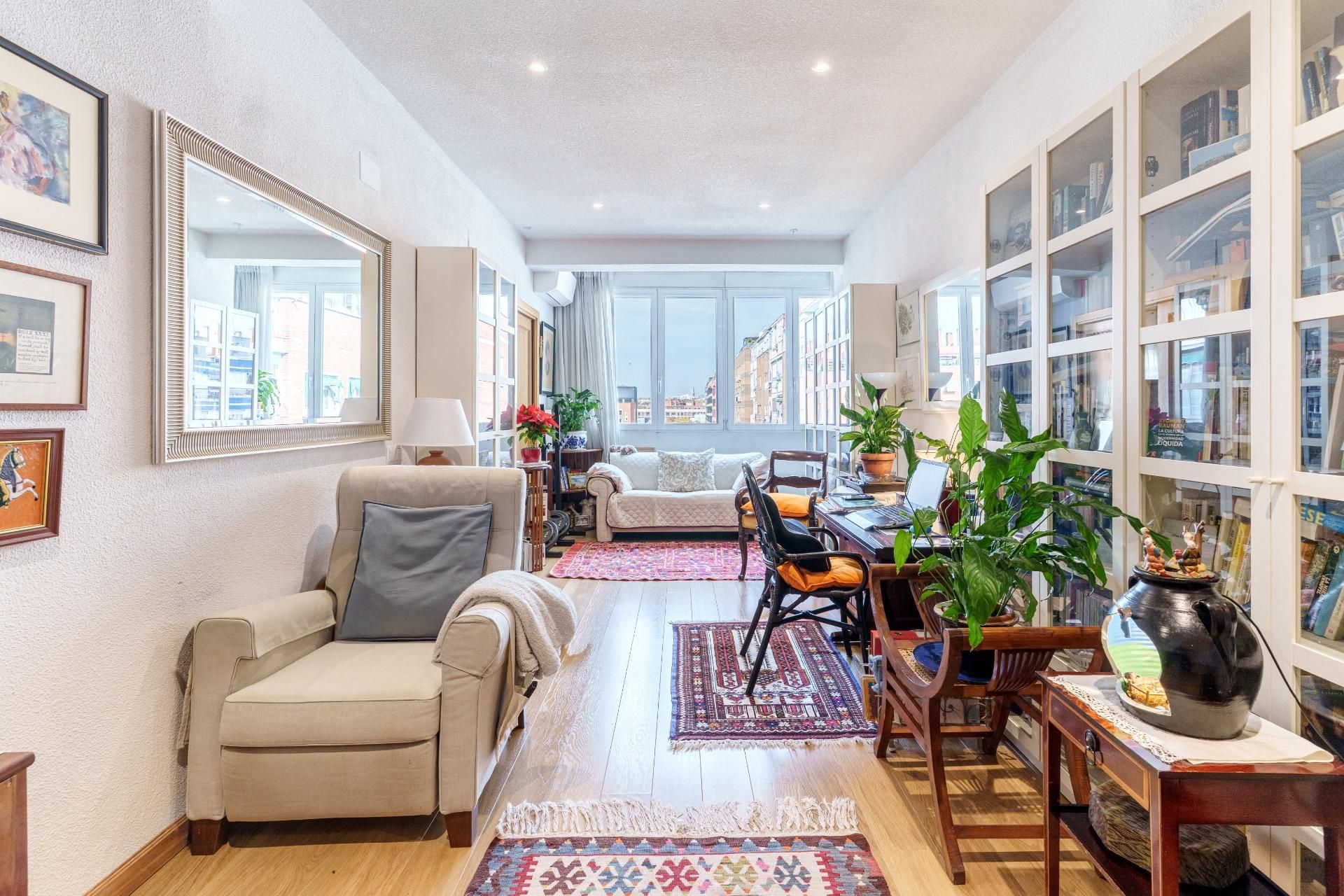 Sala de estar de Piso en venta en  Madrid Capital con Aire acondicionado y Calefacción