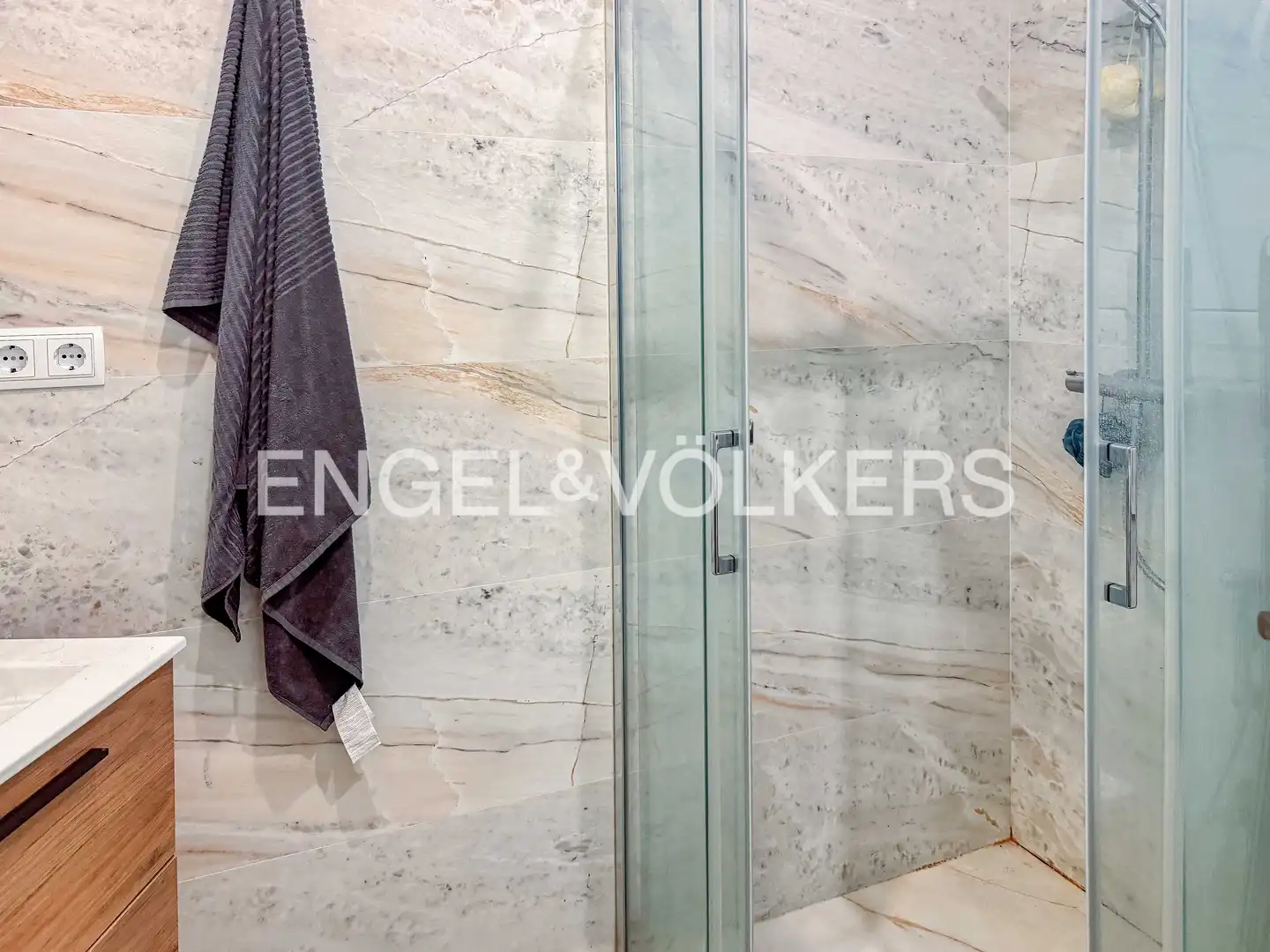 Bathroom of Flat for rent in Barcelona  with Heating and Balcony