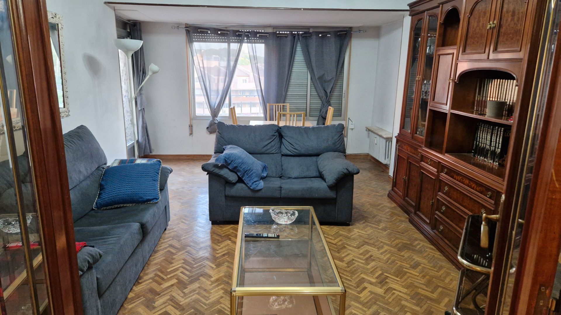 Living room of Flat to rent in  Zaragoza Capital  with Heating, Parquet flooring and Oven