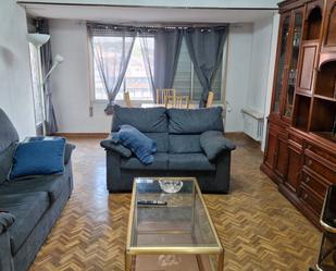Living room of Flat to rent in  Zaragoza Capital  with Heating, Parquet flooring and Oven