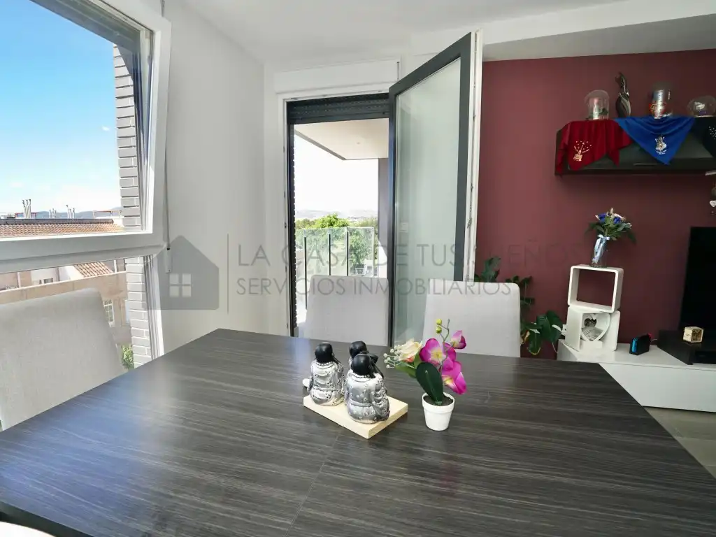 Piso en venta en Calle Azorin, El Mercado - Plaza de Toros
